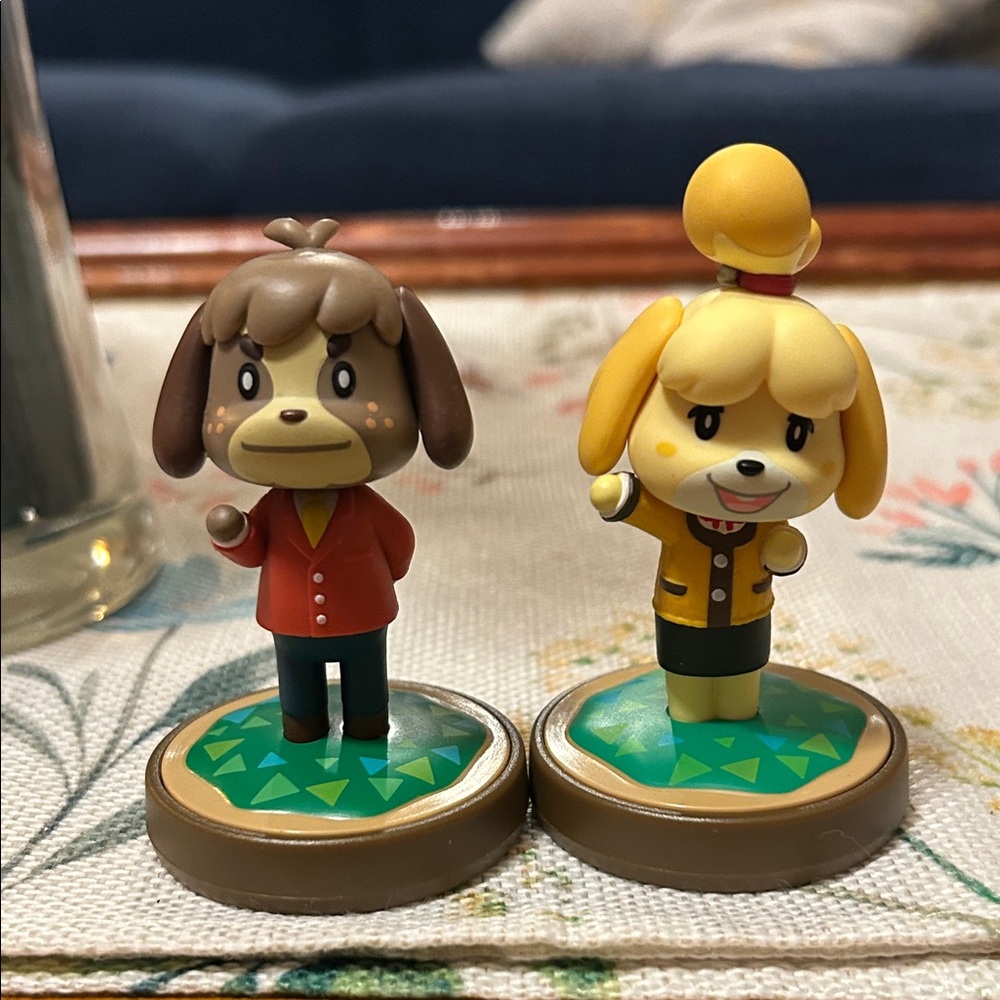 Nintendo Animal Crossing Isabelle & Digby Figure Set - Yellow, Brown, Red, Green